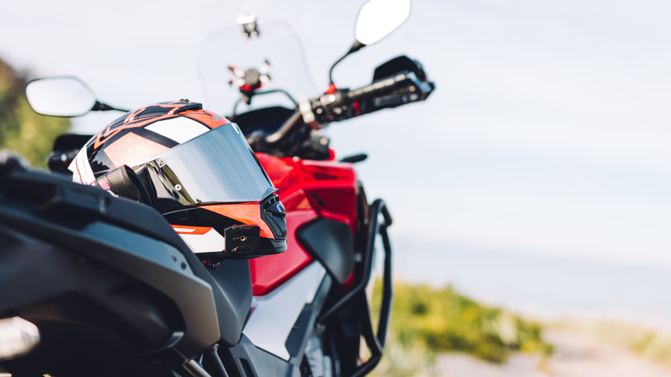 Diferencias entre seguro de moto a terceros y todo riesgo: guía para elegir bien